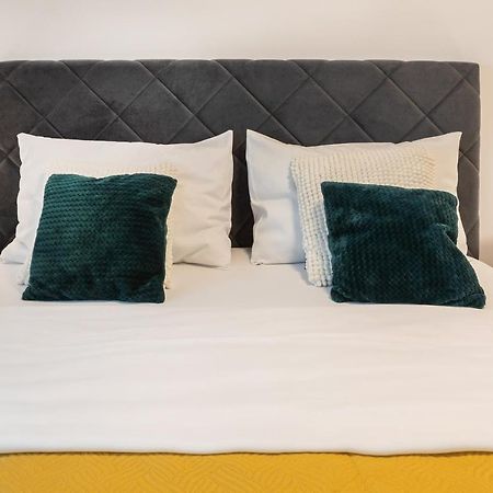 Design 2Bdr Apartment With Balcony- Free Parking Zagreb Exteriör bild